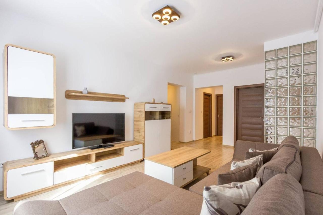 Spacious And Quiet 2 Bedroom Apartment Клуж-Напока Экстерьер фото
