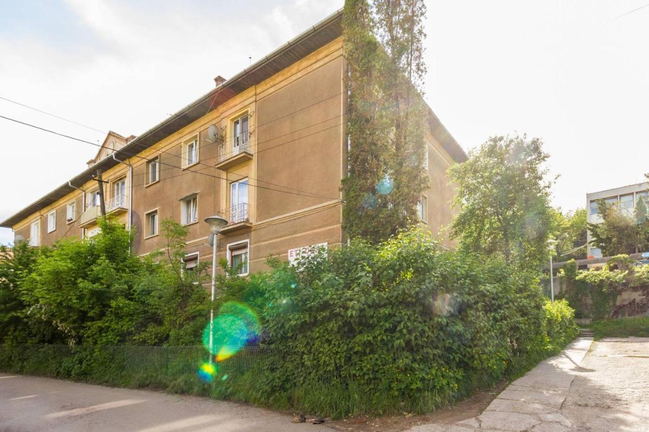Spacious And Quiet 2 Bedroom Apartment Клуж-Напока Экстерьер фото
