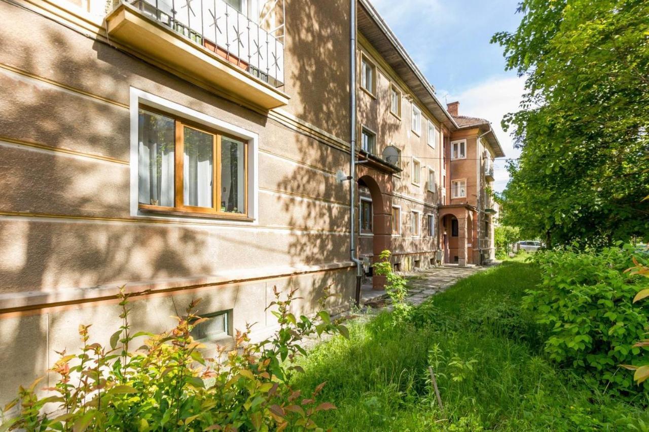 Spacious And Quiet 2 Bedroom Apartment Клуж-Напока Экстерьер фото